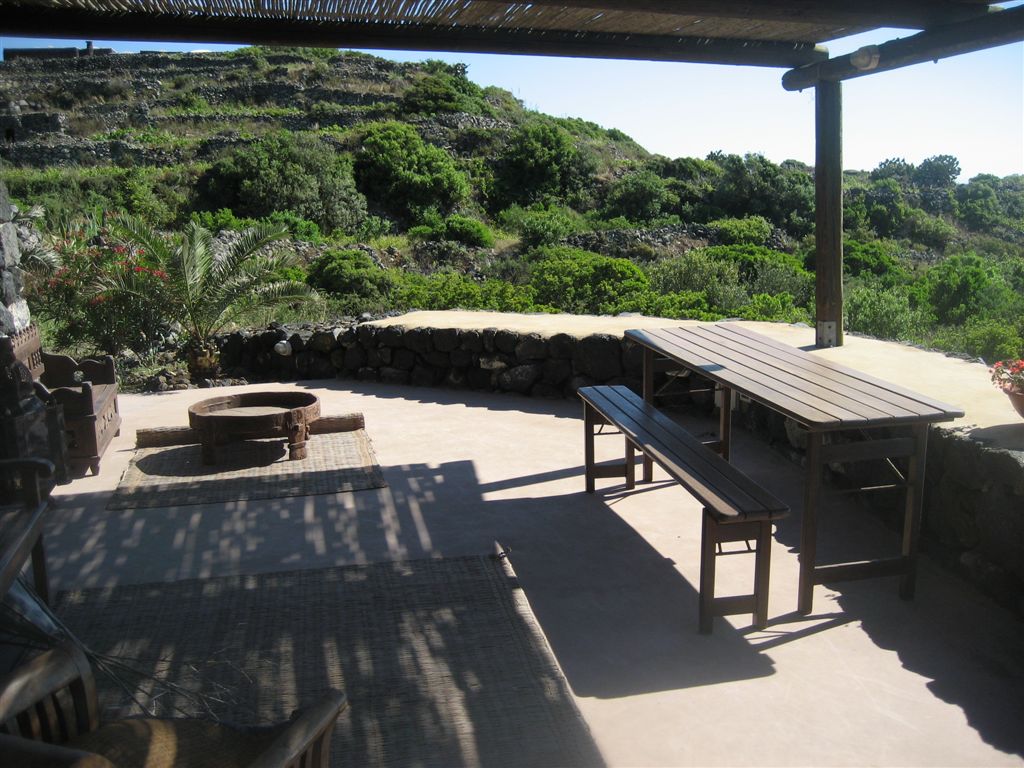 Rent bungalow seaside pantelleria