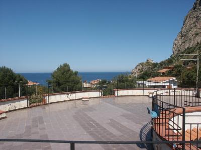 Rent apartment seaside santa flavia